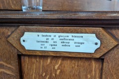 inscription-on-side-of-organ-in-latin